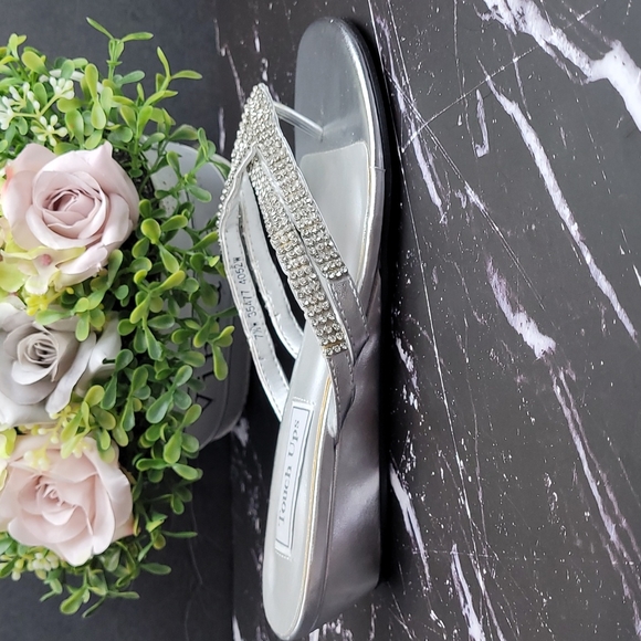 NIB TOUCH UPS SILVER RHINESTONE TANGO WEDGE SANDALS - Picture 4 of 13